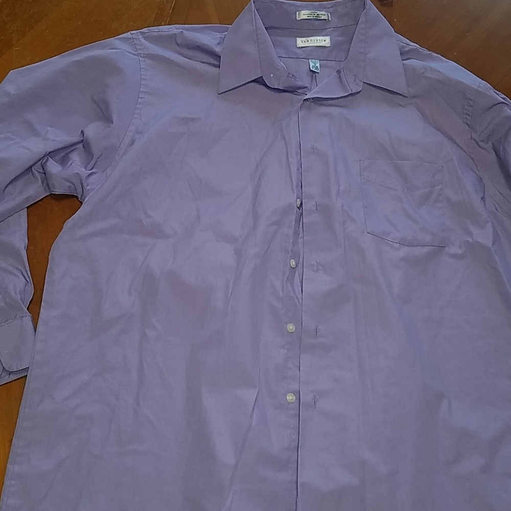 VanHuesen button up shirt